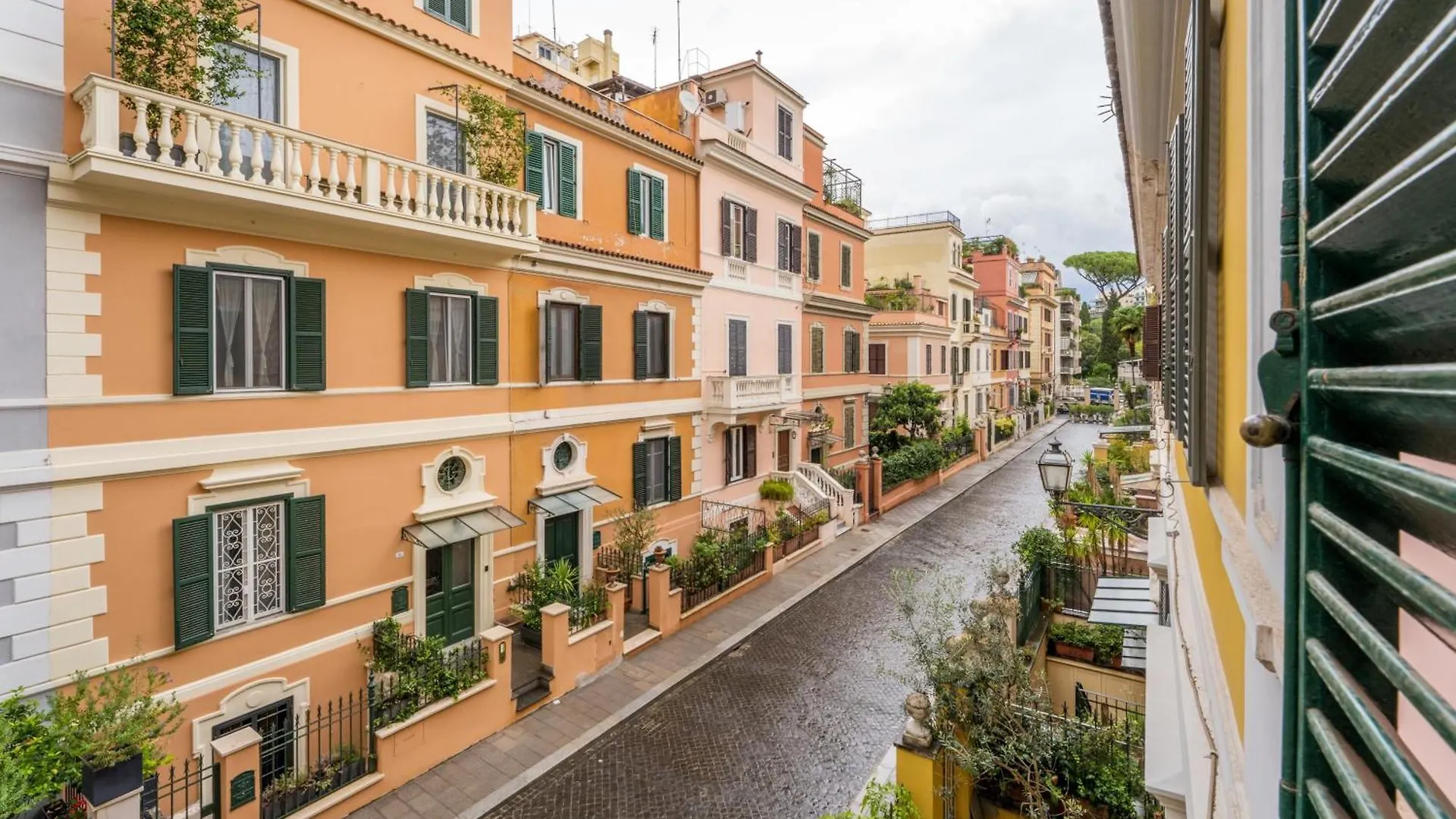 Casa Tudor, Charmy Eccentric Flat In Piccola Londra 10 Min From City Center Italy