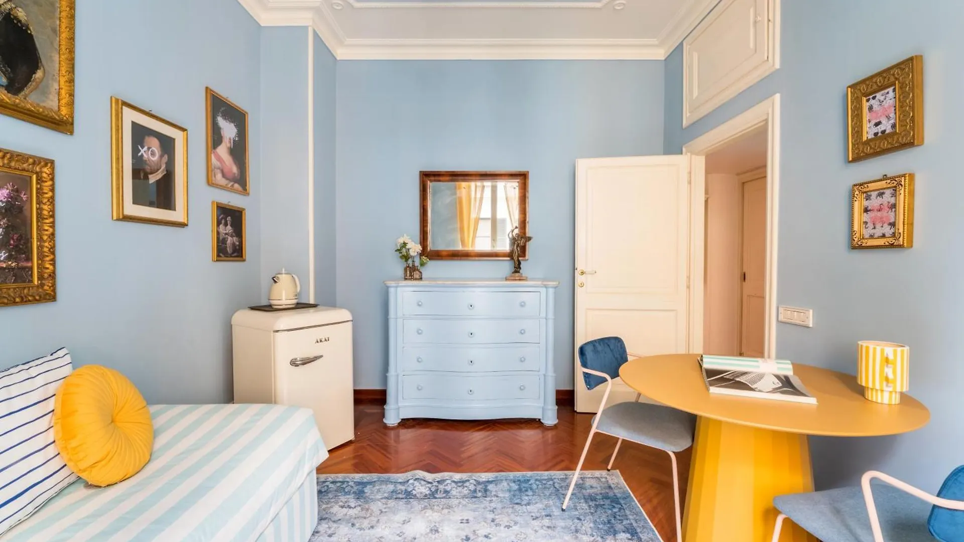 Casa Tudor, Charmy Eccentric Flat In Piccola Londra 10 Min From City Center 0*, Rome Italy