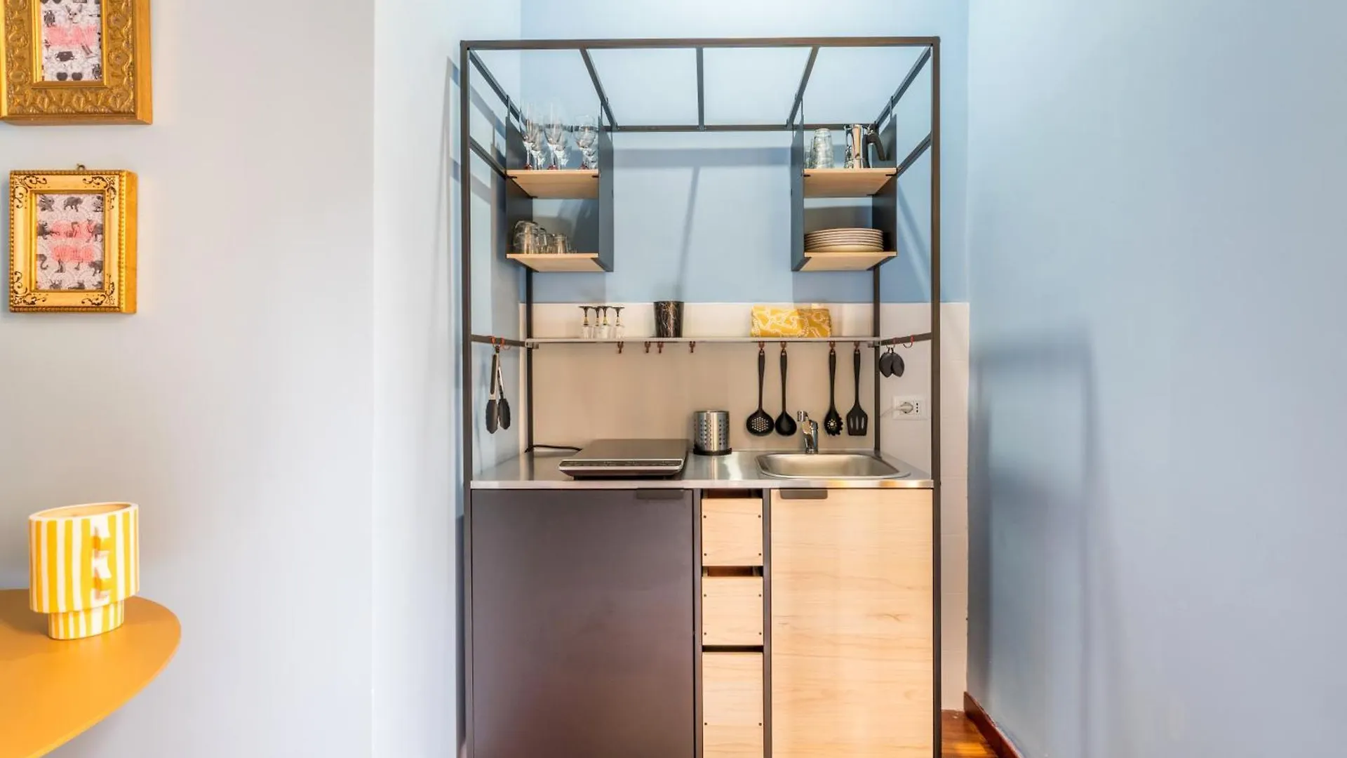 Casa Tudor, Charmy Eccentric Flat In Piccola Londra 10 Min From City Center Apartment Rome